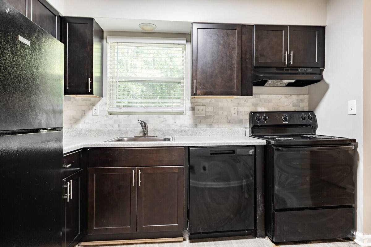 Apartment for rent at 4655 Glenwood Rd, Decatur, GA 30035