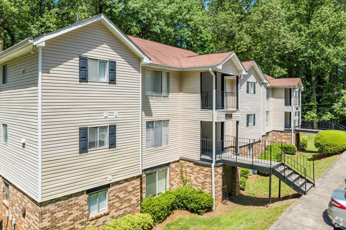 Apartment for rent at 4655 Glenwood Rd, Decatur, GA 30035