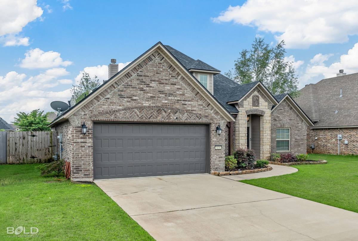 House for rent at 619 Labarre Lane, Bossier City, LA 71111