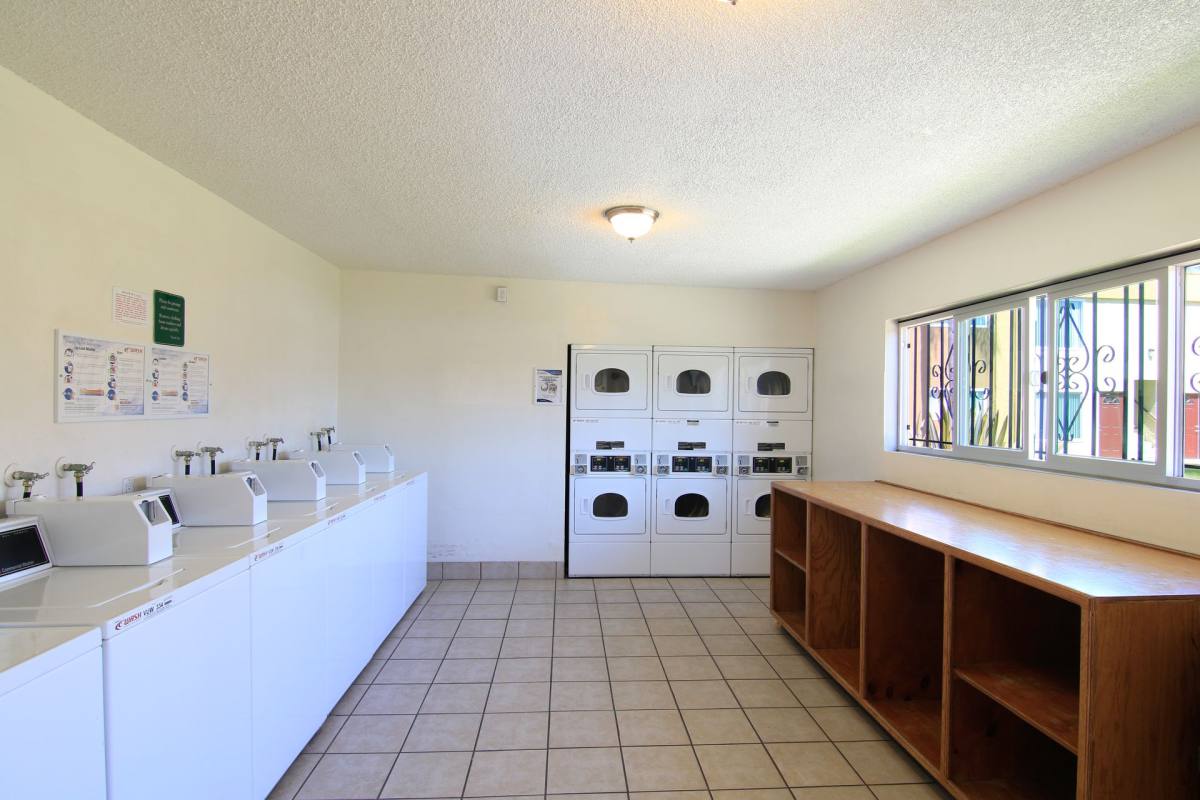 Apartment for rent at 1255-71 Broadway, Chula Vista, CA 91911