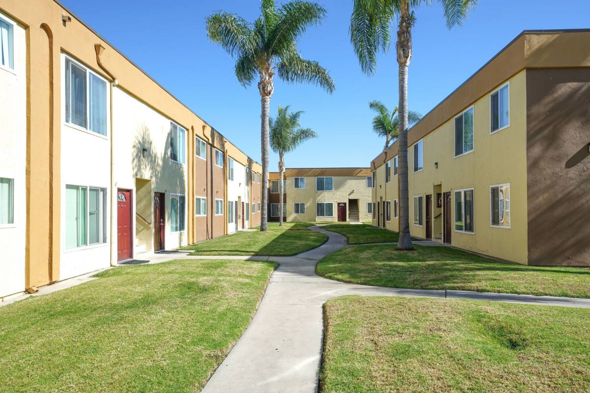 Apartment for rent at 1255-71 Broadway, Chula Vista, CA 91911