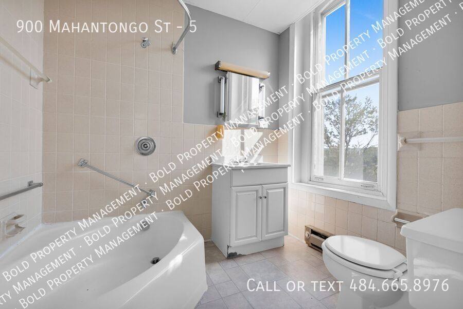 Apartment for rent at 900 Mahantongo St #5, Pottsville, PA 17901
