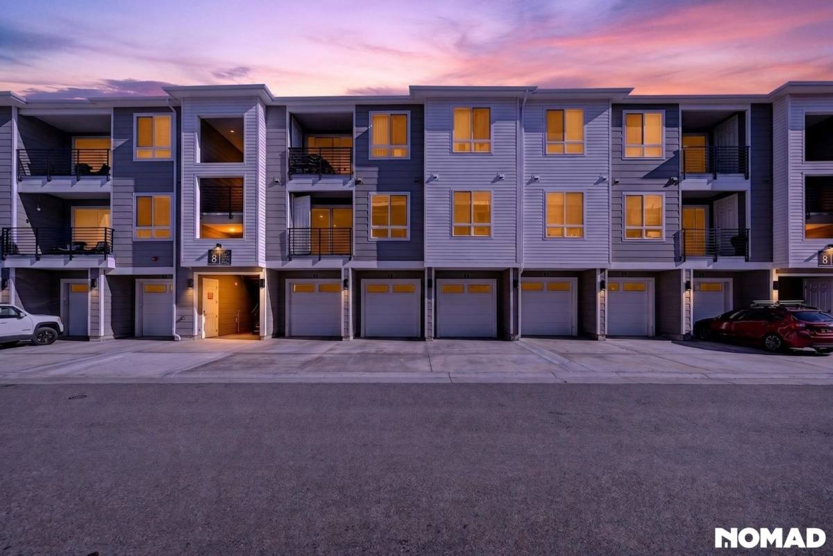 Townhouse for rent at 6153 N Ceylon St, Denver, CO 80249