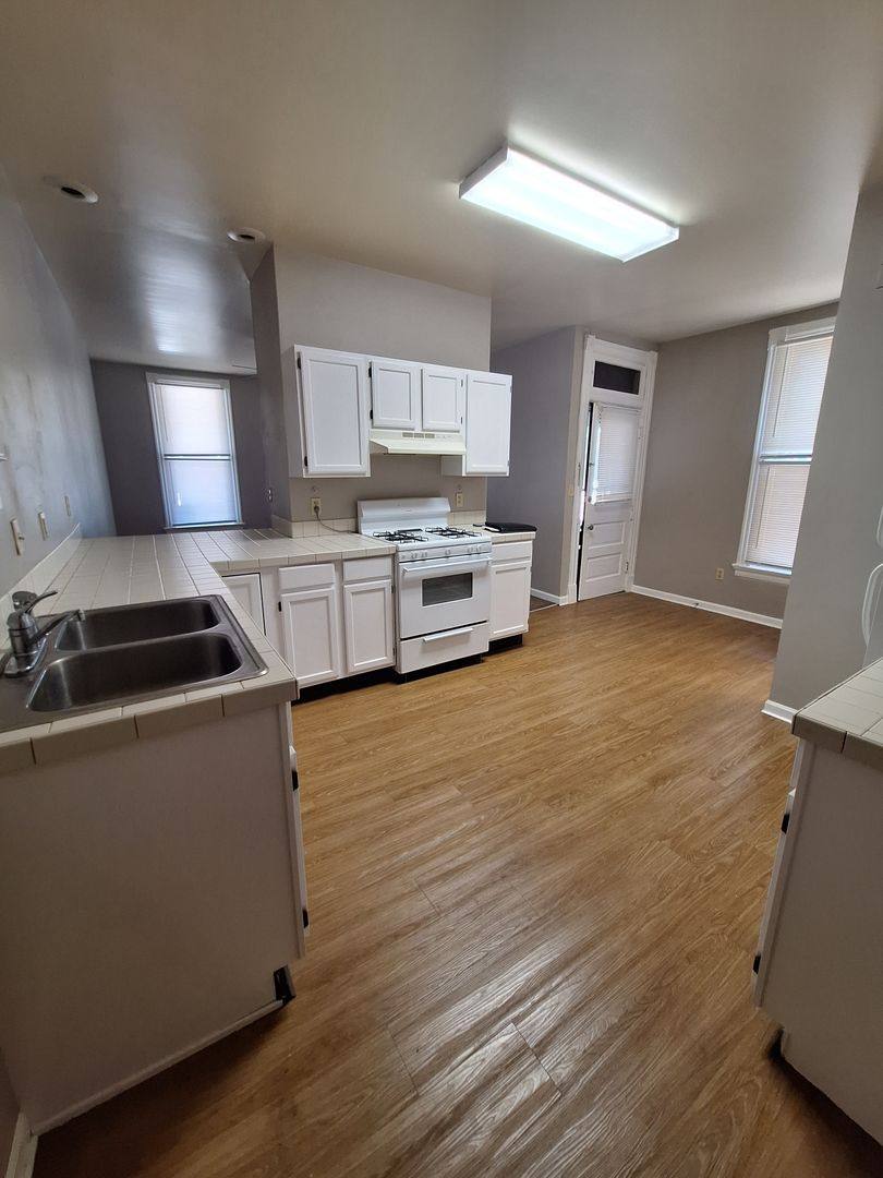 Apartment for rent at 207 E Southern Ave, Covington, KY 41011