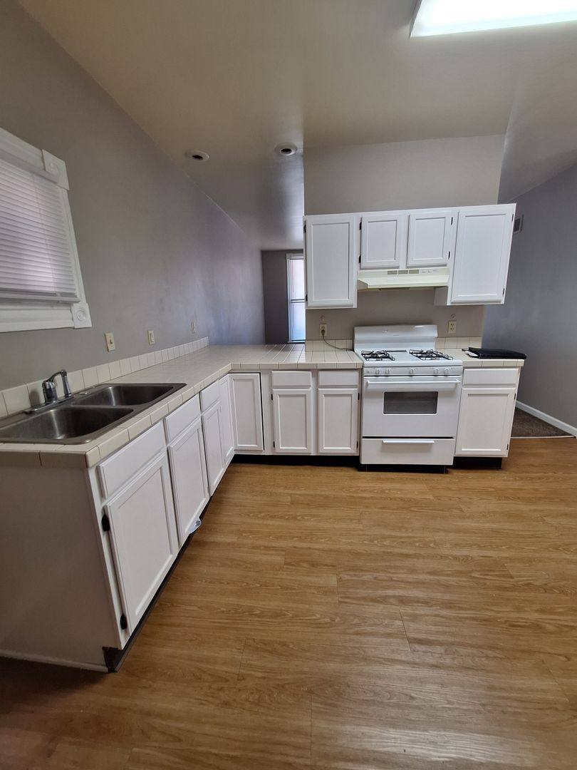 Apartment for rent at 207 E Southern Ave, Covington, KY 41011