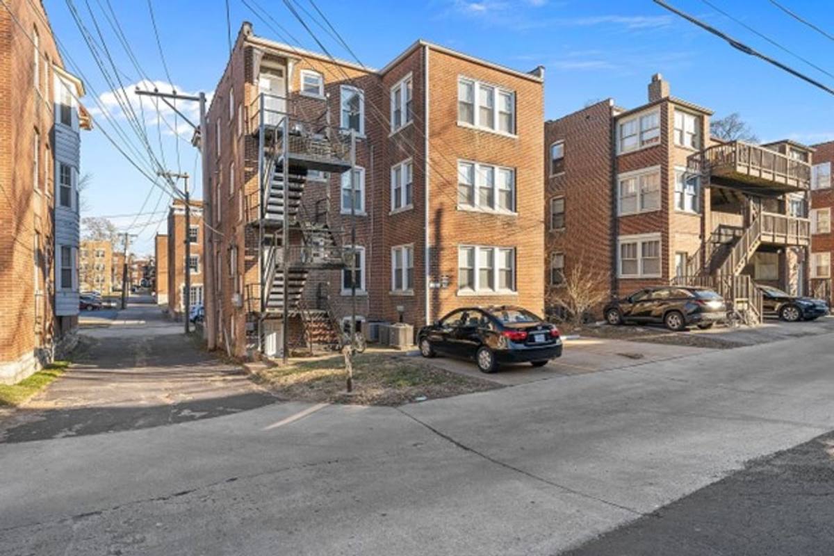 Apartment for rent at 761 Syracuse Ave, Saint Louis, MO 63130