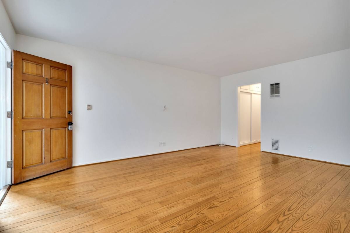 Apartment for rent at 218 S Gale Dr, Beverly Hills, CA 90211
