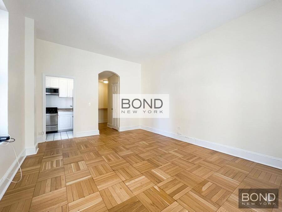 Apartment for rent at 141 E 56th St #PH, New York, NY 10022