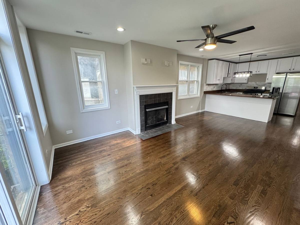 Apartment for rent at 5438 S Indiana, Chicago, IL 60615