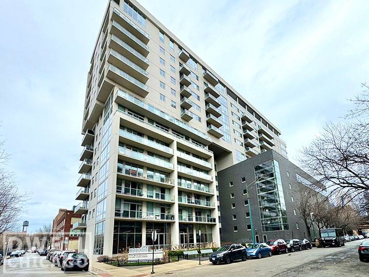Apartment for rent at 910 W Huron St, Chicago, IL 60642
