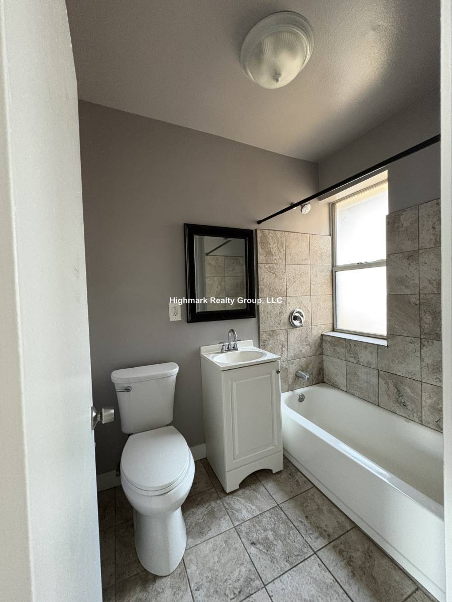 Apartment for rent at 5670 N Ridge Ave #6S, Chicago, IL 60660