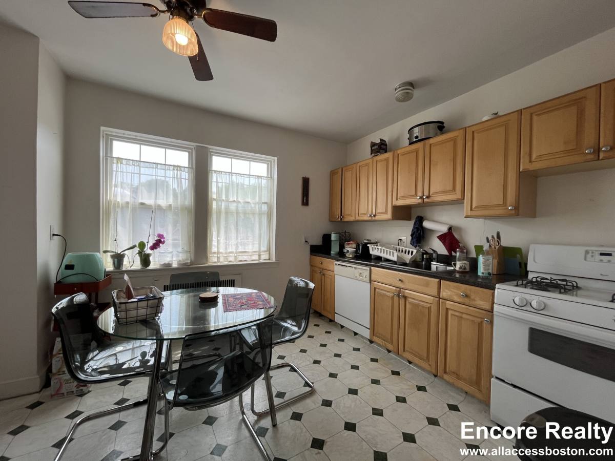 Apartment for rent at 20 Fairbanks St #8, Brookline, MA 02446