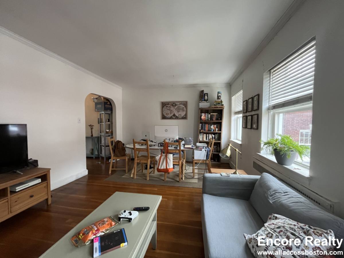 Apartment for rent at 20 Fairbanks St #8, Brookline, MA 02446