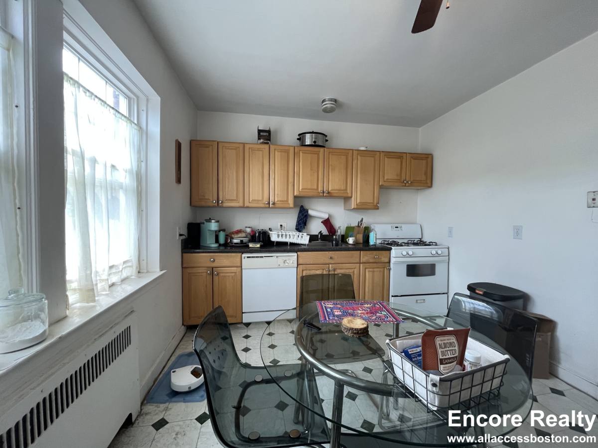 Apartment for rent at 20 Fairbanks St #8, Brookline, MA 02446