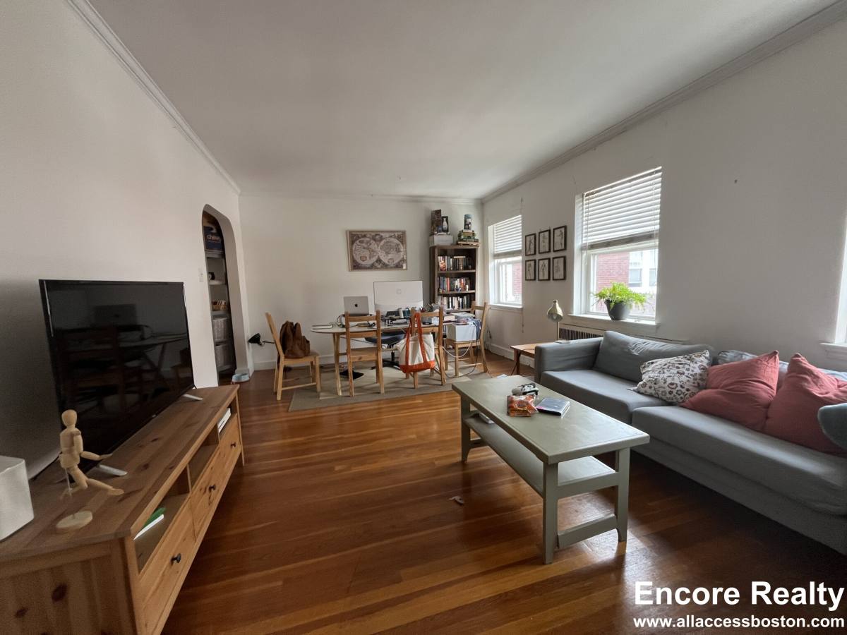 Apartment for rent at 20 Fairbanks St #8, Brookline, MA 02446