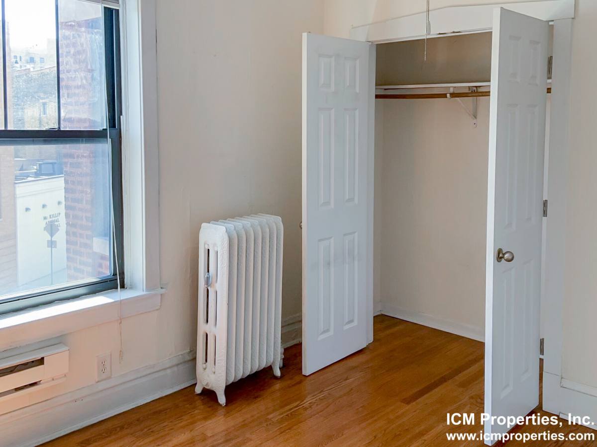 Apartment for rent at 2876 N Clark St #3, Chicago, IL 60657
