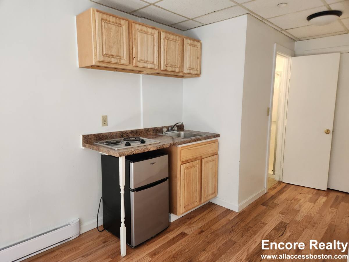 Apartment for rent at 405 Beacon St #D, Boston, MA 02115