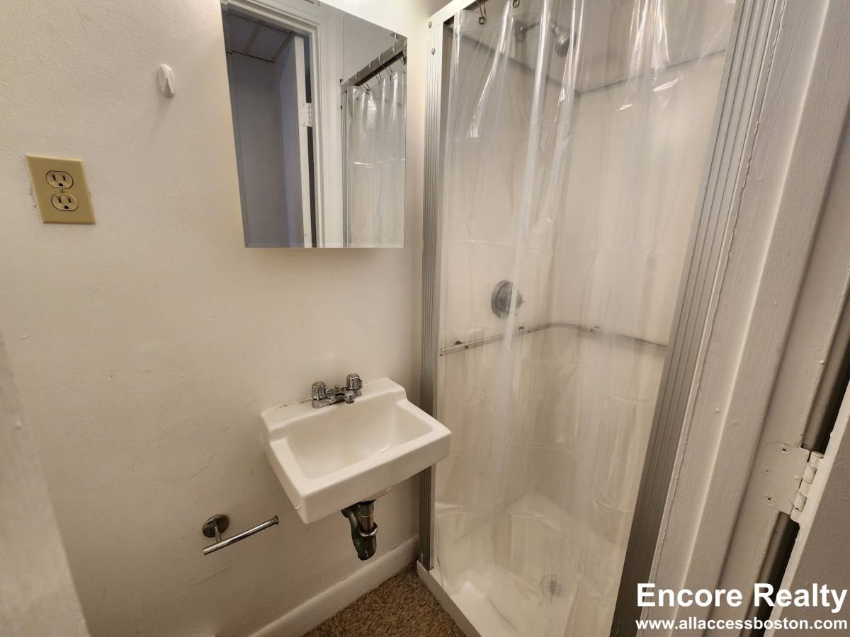 Apartment for rent at 405 Beacon St #D, Boston, MA 02115