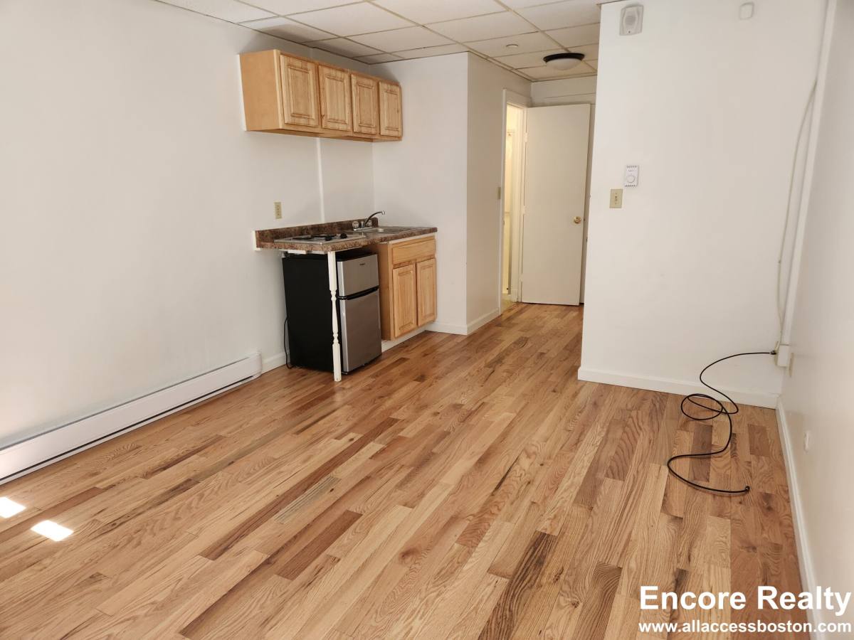 Apartment for rent at 405 Beacon St #D, Boston, MA 02115