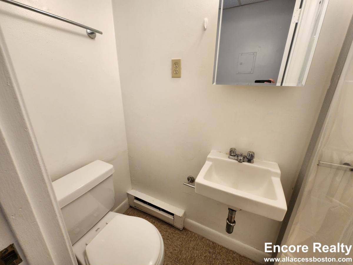 Apartment for rent at 405 Beacon St #D, Boston, MA 02115