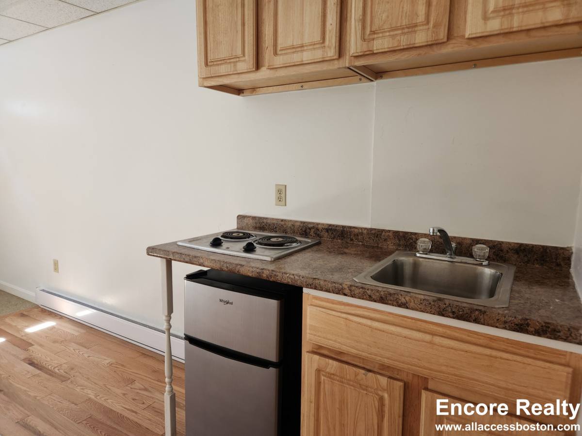 Apartment for rent at 405 Beacon St #D, Boston, MA 02115