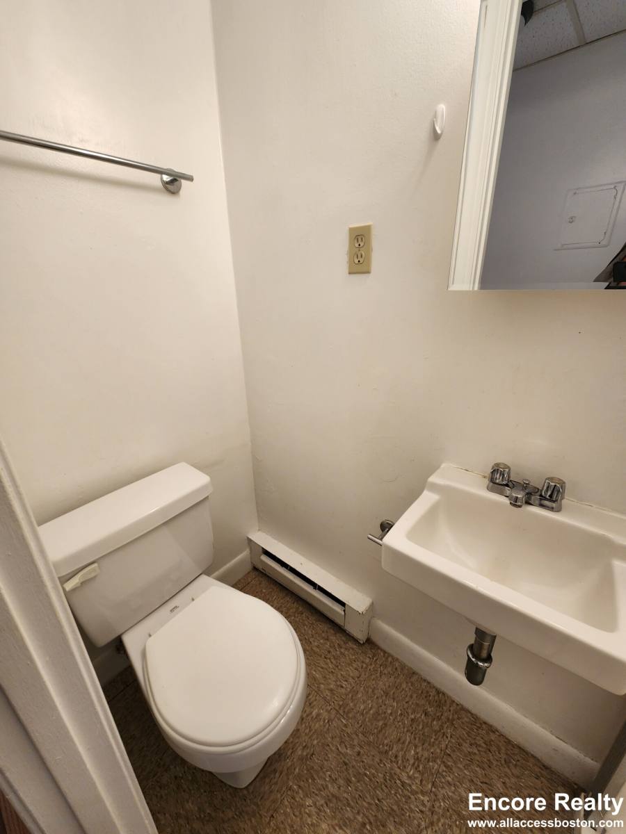 Apartment for rent at 405 Beacon St #D, Boston, MA 02115