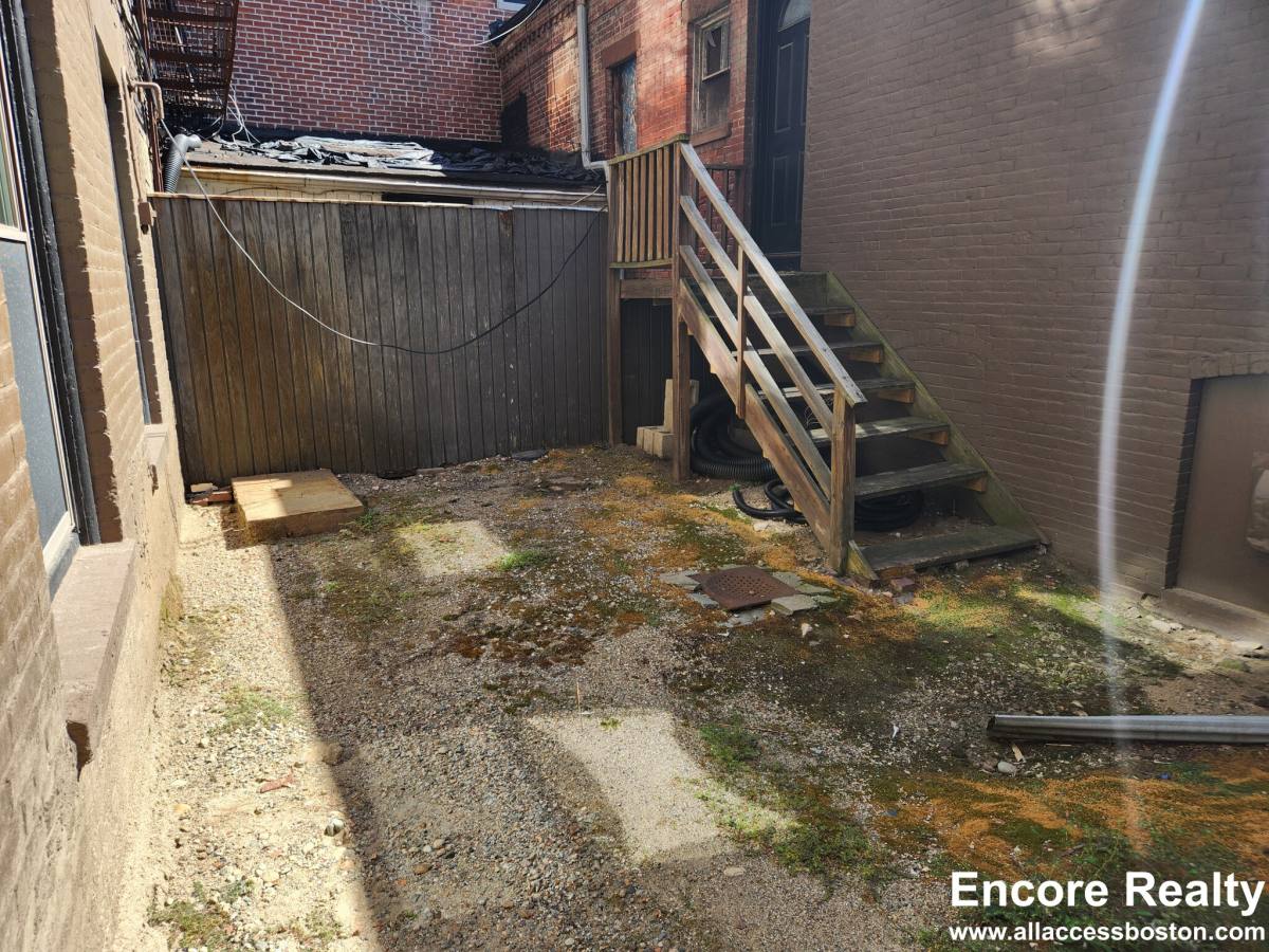 Apartment for rent at 405 Beacon St #D, Boston, MA 02115