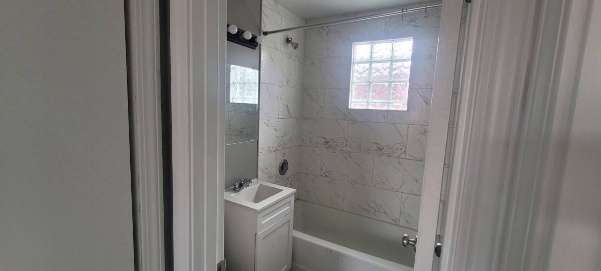 Apartment for rent at 1794 Gault St, Columbus, OH 43205