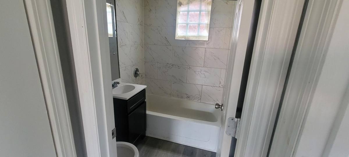 Apartment for rent at 1794 Gault St, Columbus, OH 43205