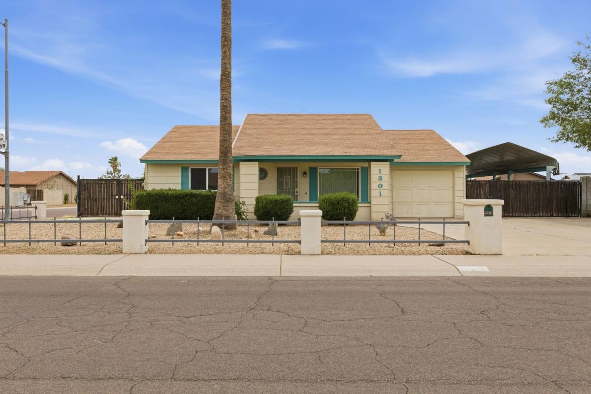 House for rent at 1301 W Montoya Lane, Phoenix, AZ 85027