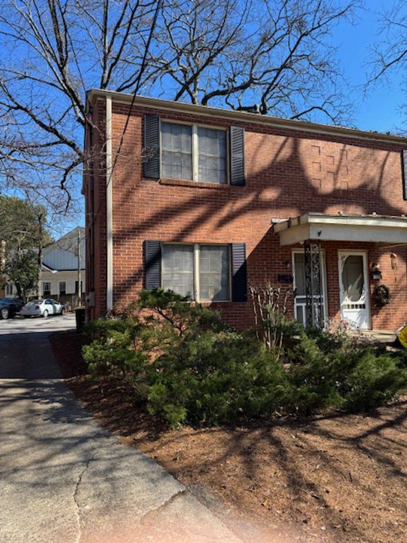 Apartment for rent at 118 University Dr, Athens, GA 30605