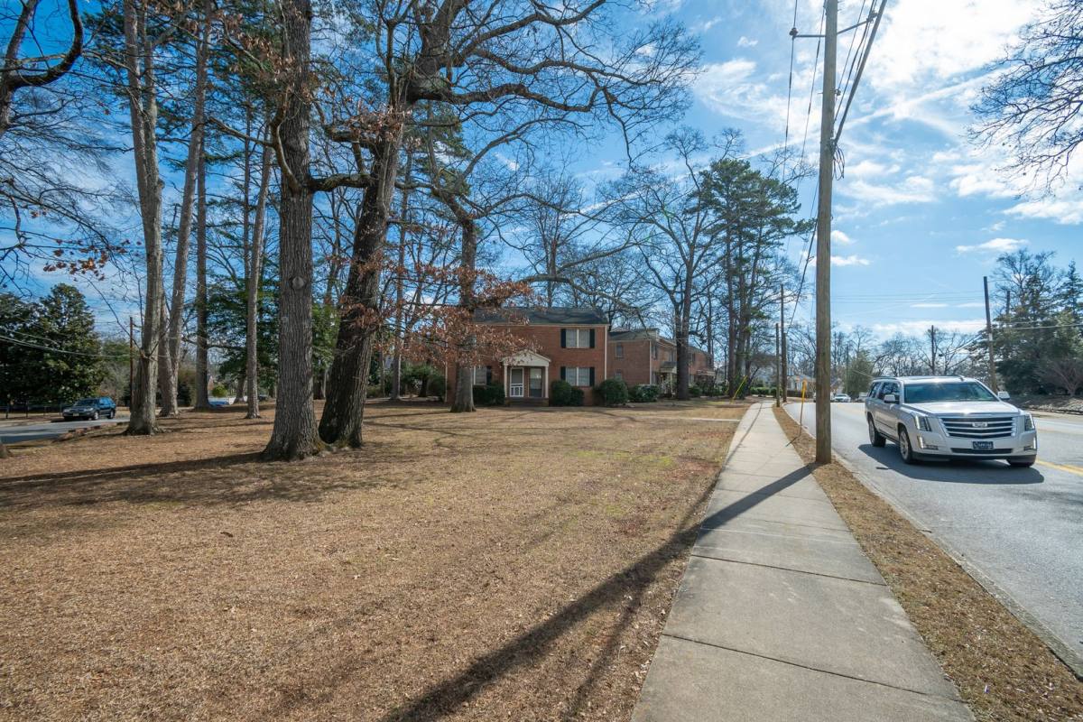 Apartment for rent at 118 University Dr, Athens, GA 30605