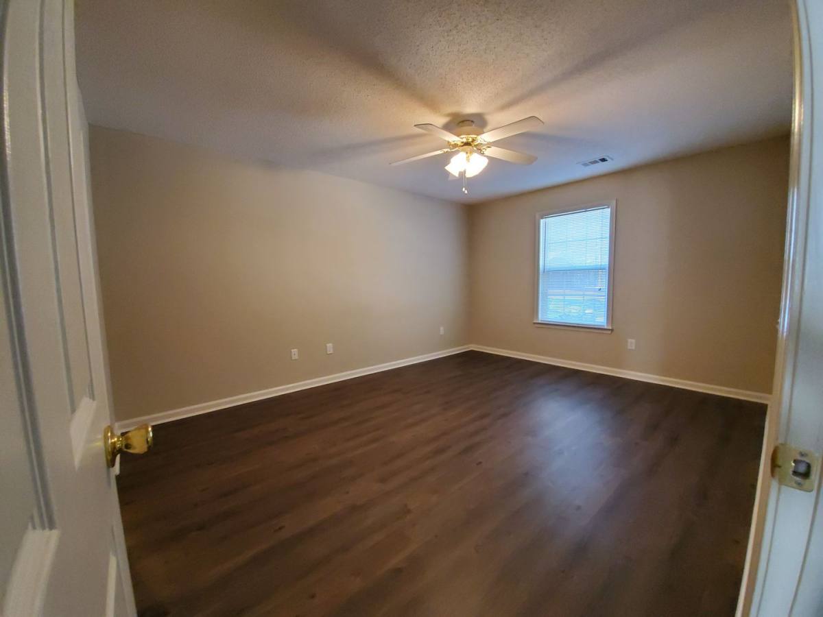 Apartment for rent at 900 Country Club Rd, Statesboro, GA 30458