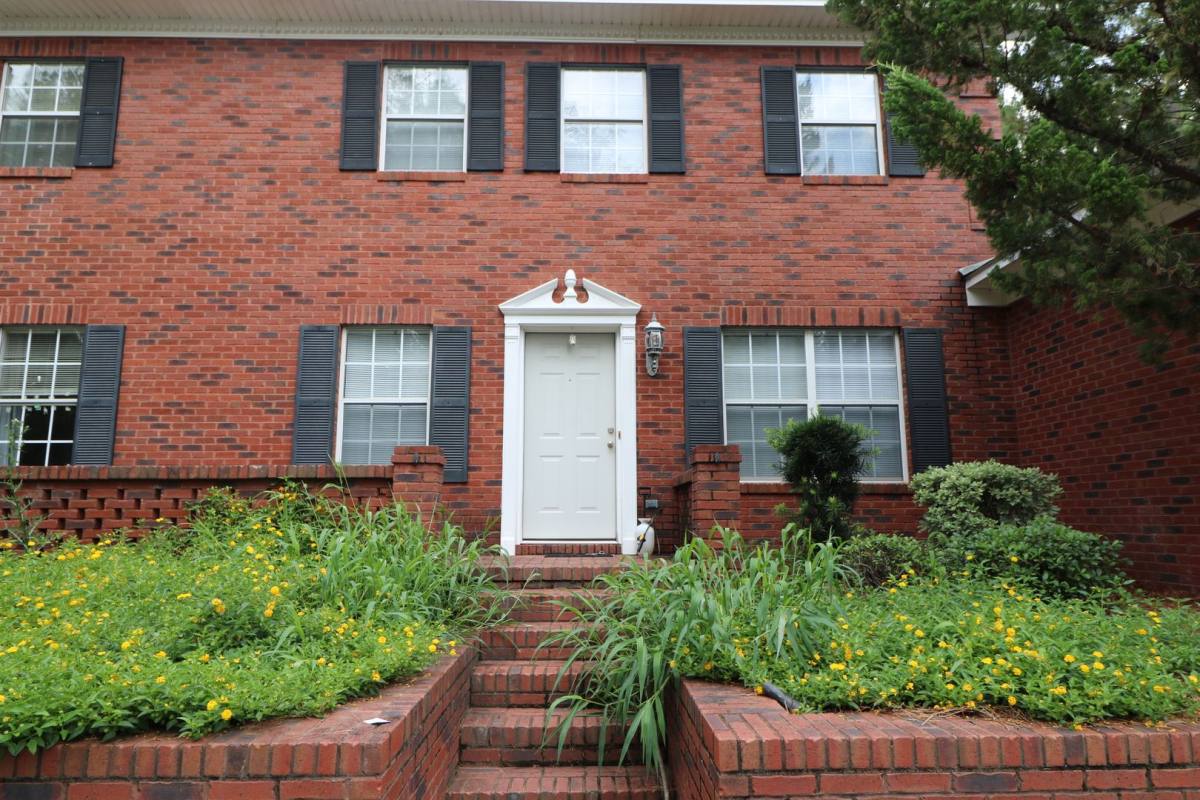 Apartment for rent at 900 Country Club Rd, Statesboro, GA 30458