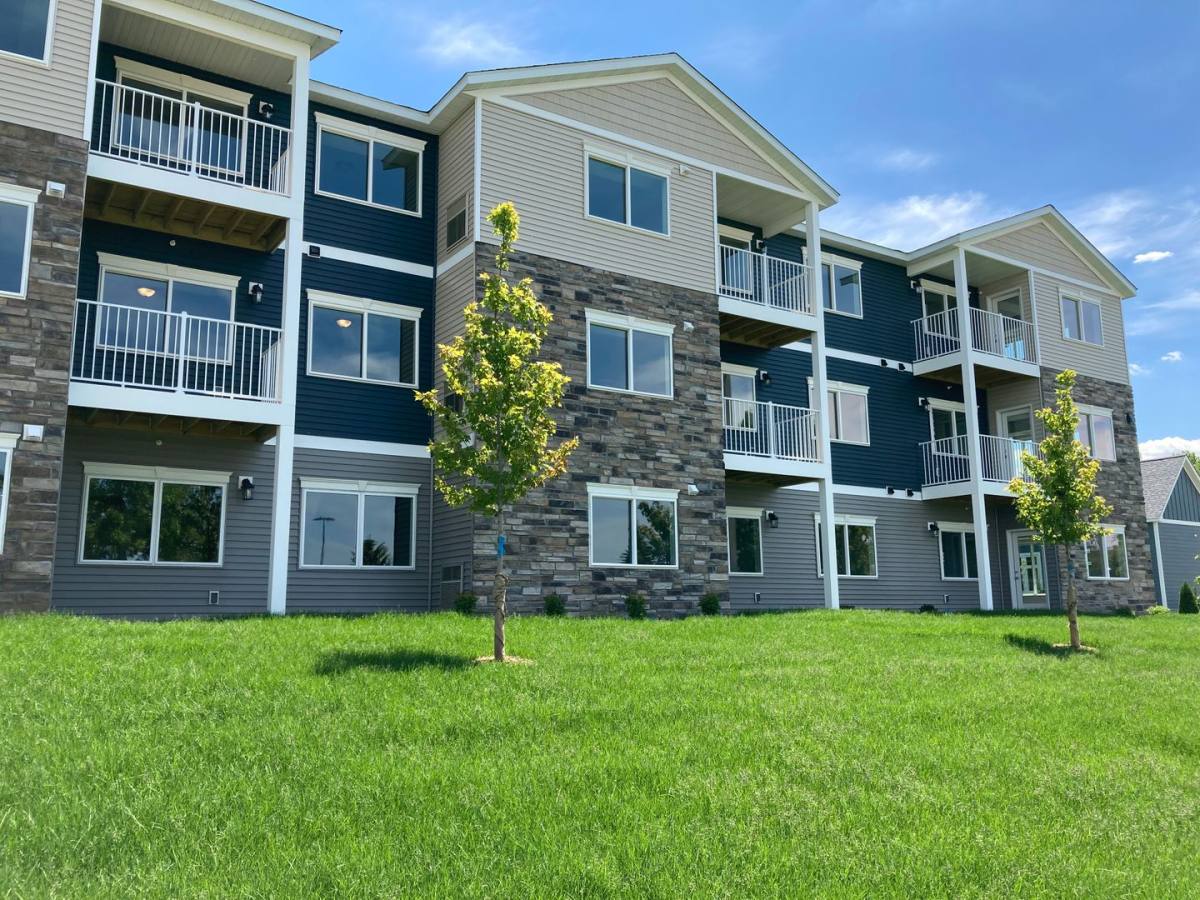 2431 Jefferson Rd, Northfield, MN 55057 - Apartment for Rent - Image 1