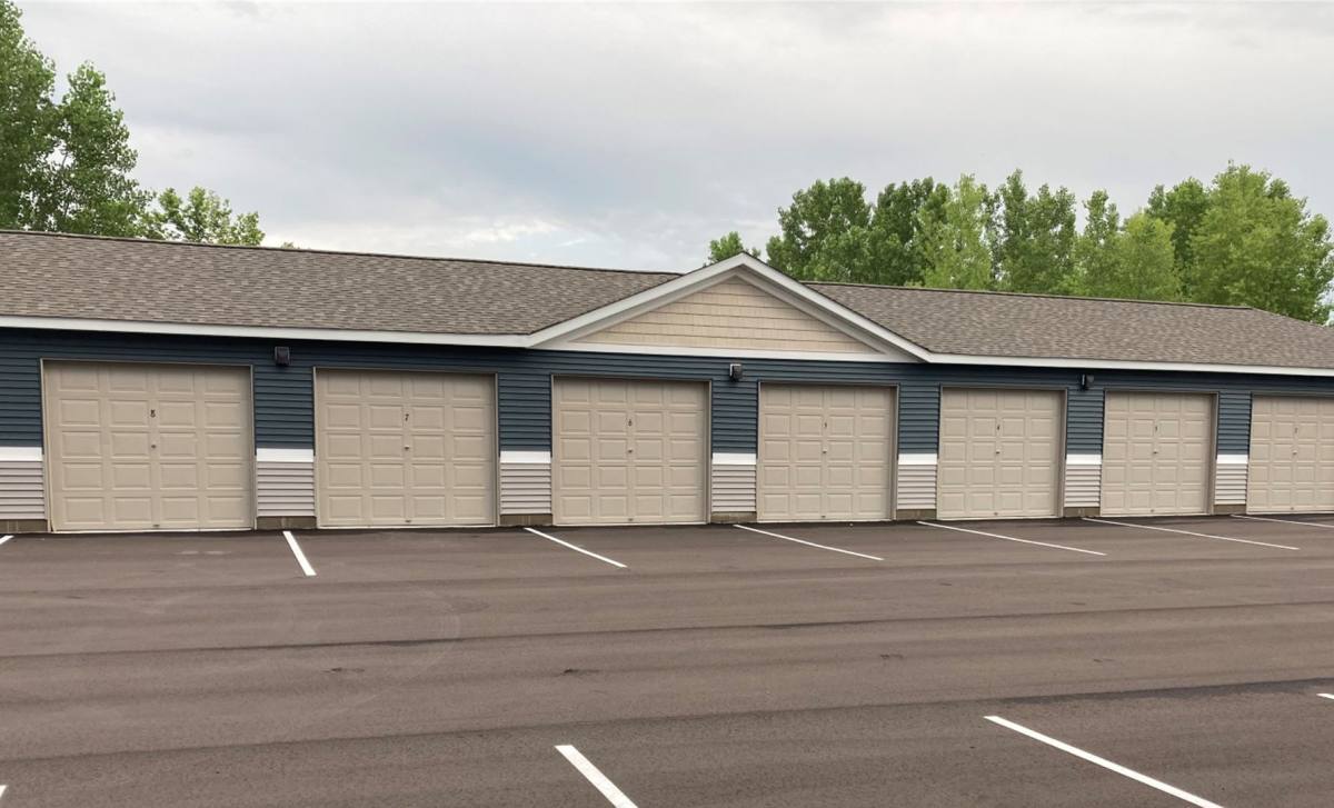 2431 Jefferson Rd, Northfield, MN 55057 - Apartment for Rent - Image 2