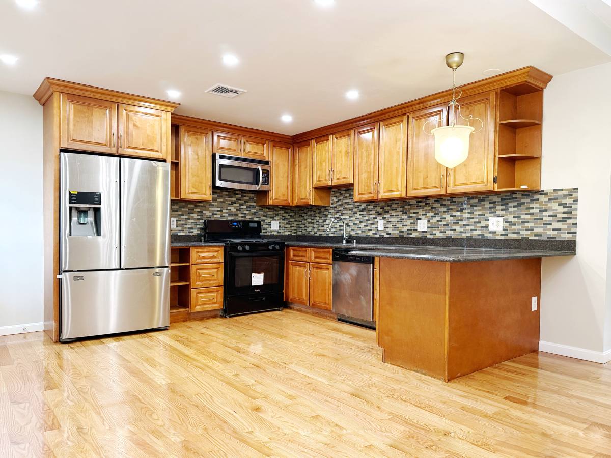 Townhouse for rent at 90 George St, Roxbury, MA 02119