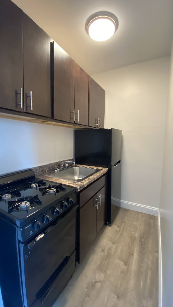 Apartment for rent at 839 W Sheridan #308, Chicago, IL 60613