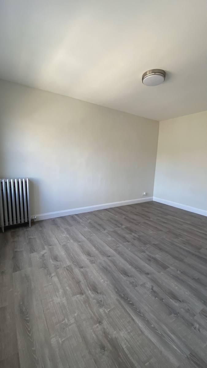 Apartment for rent at 839 W Sheridan #308, Chicago, IL 60613
