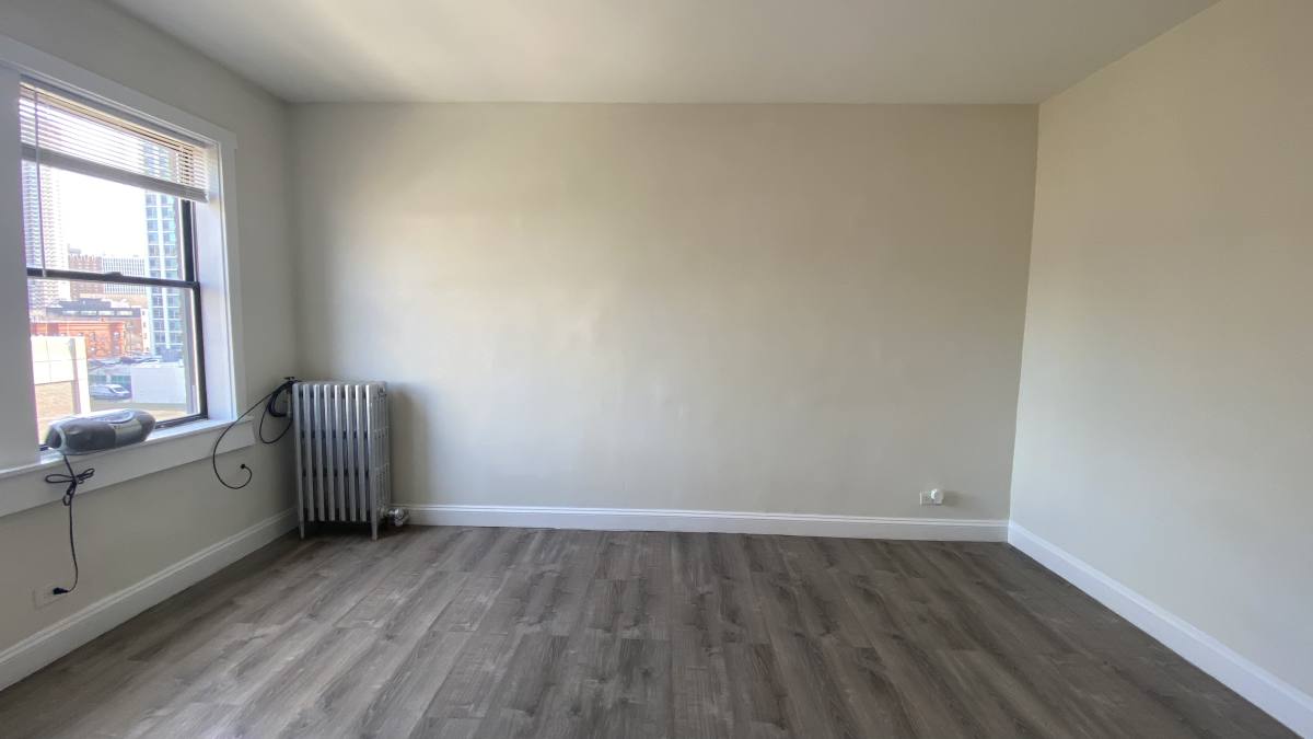Apartment for rent at 839 W Sheridan #308, Chicago, IL 60613