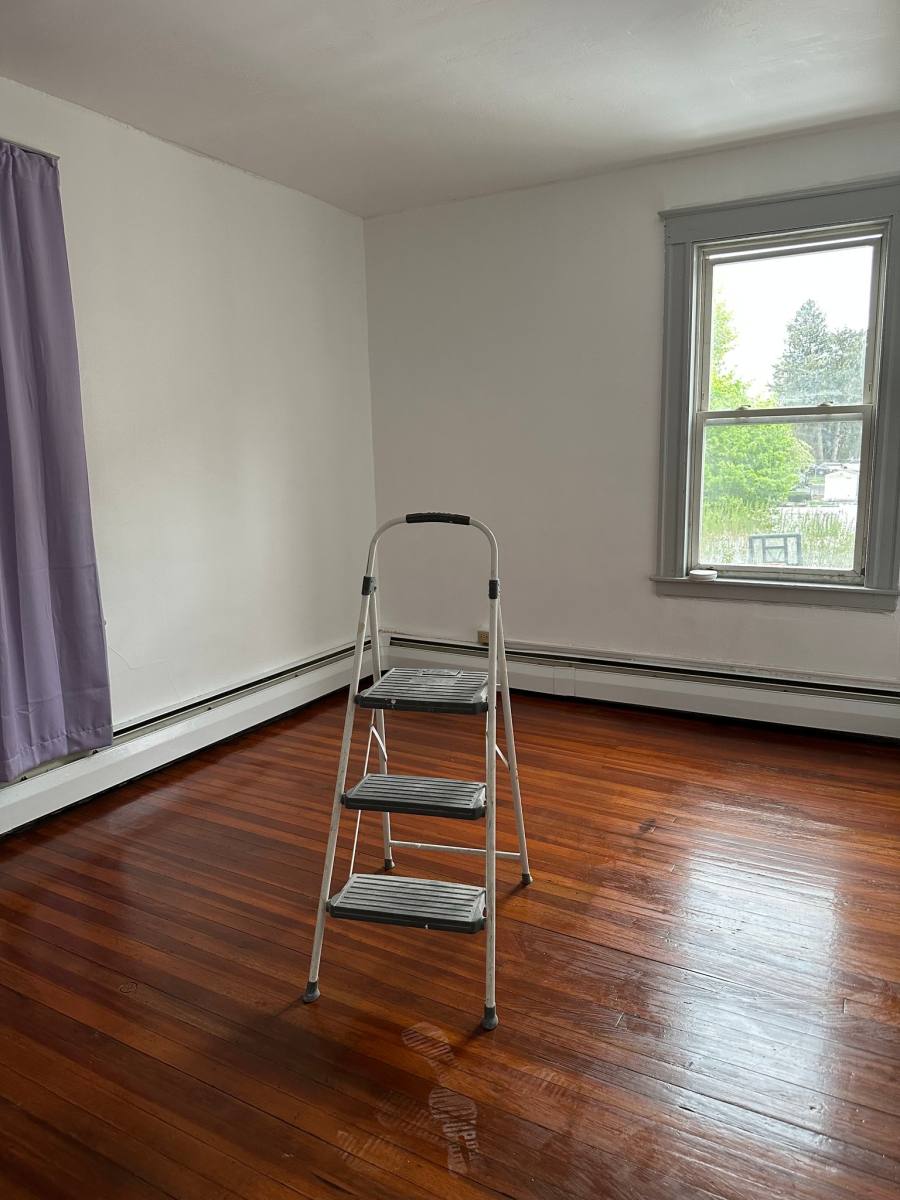 Apartment for rent at 139 Lawlor St, New Britain, CT 06051
