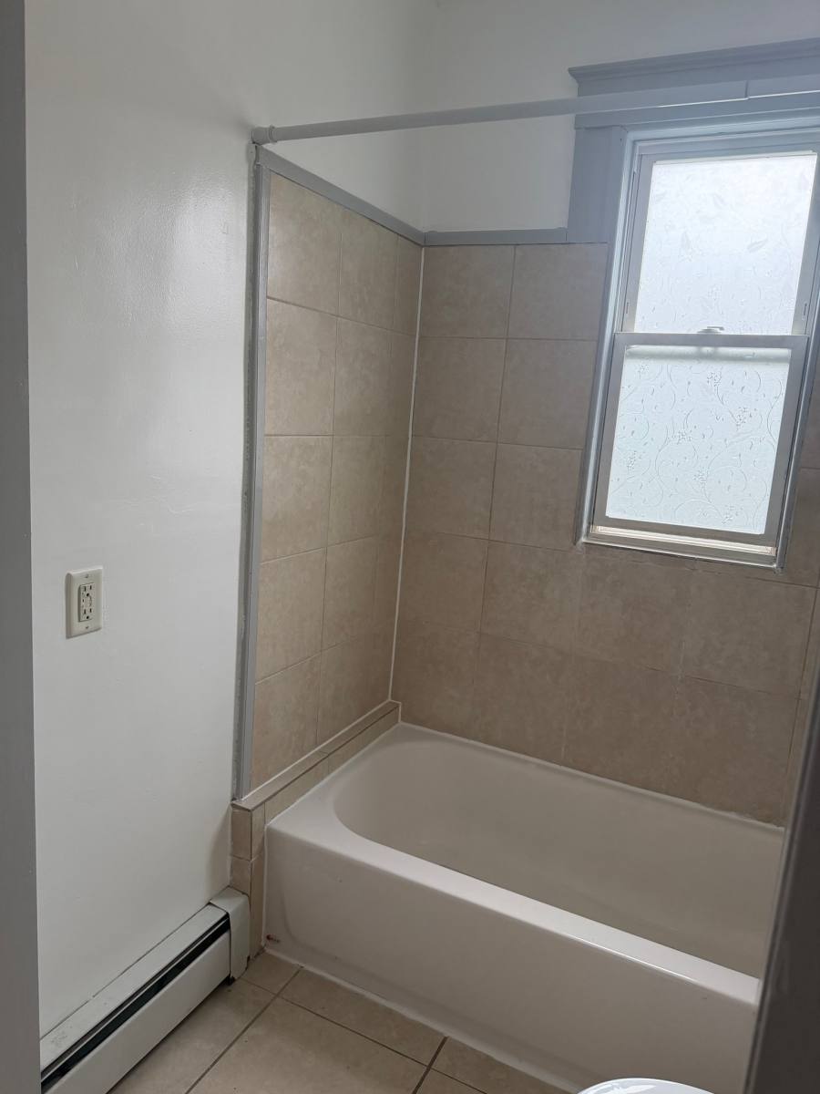 Apartment for rent at 139 Lawlor St, New Britain, CT 06051