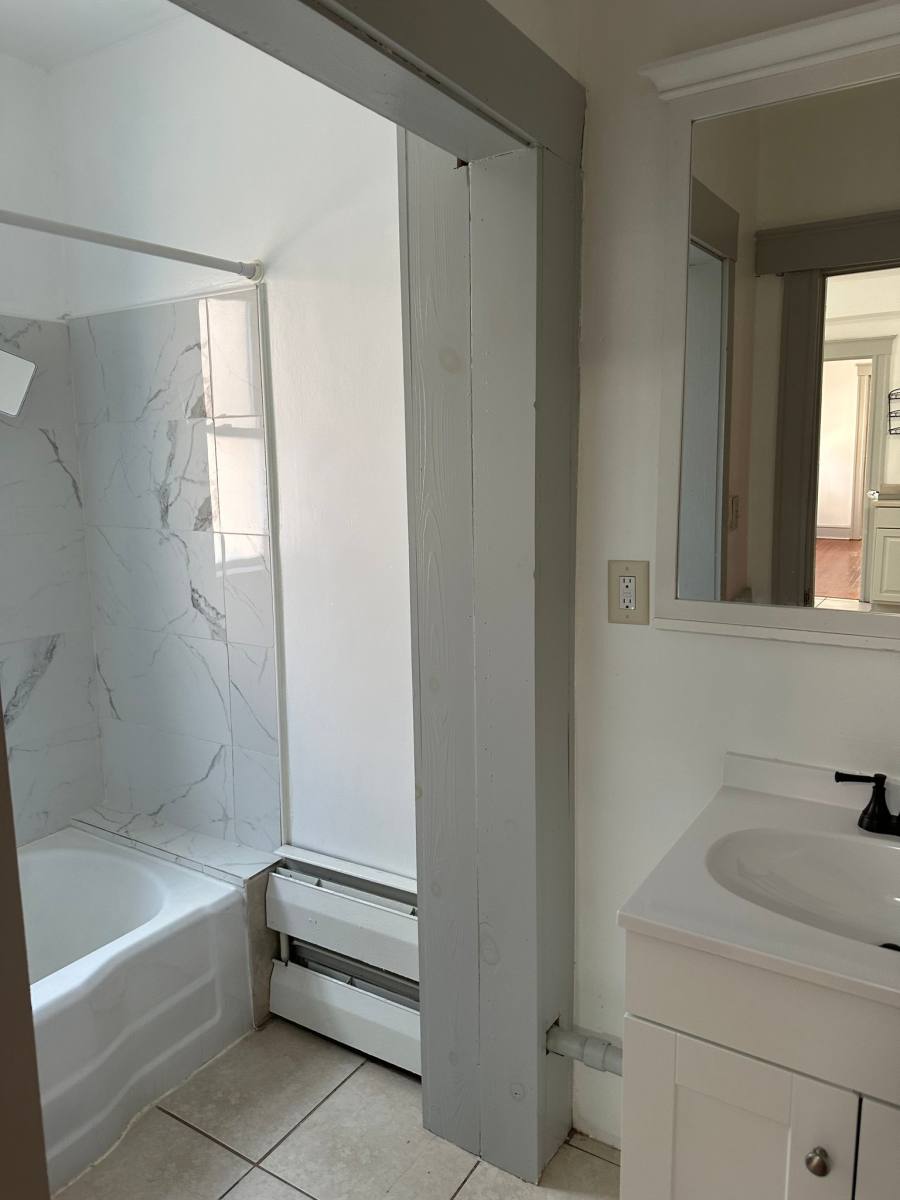 Apartment for rent at 37 Lyman St, New Britain, CT 06053