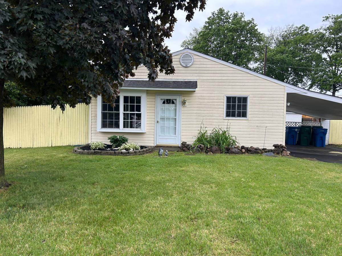 House for rent at 19 Goodturn Rd, Levittown, PA 19057
