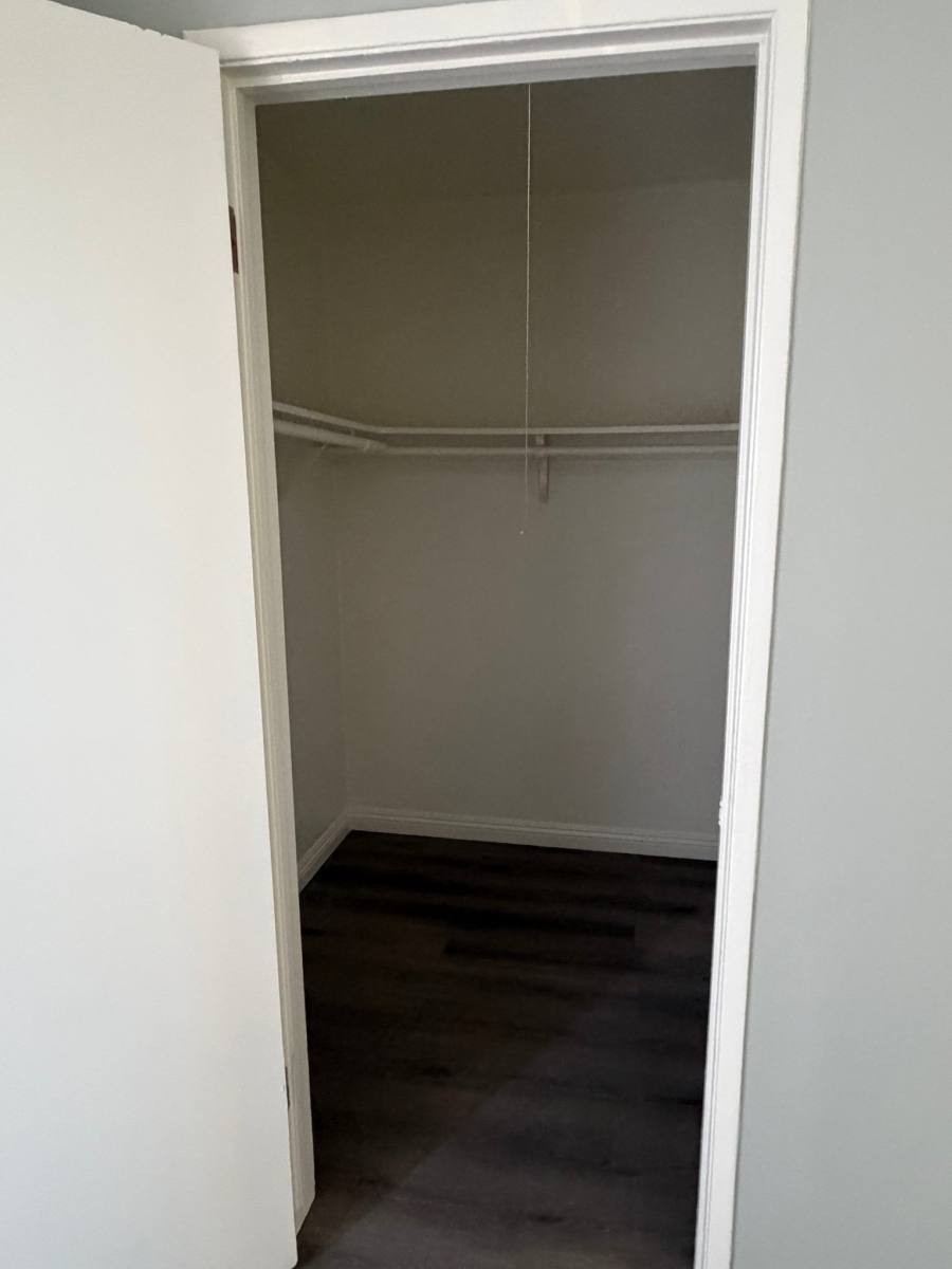 Apartment for rent at 6928 Woodley Ave #204, Van Nuys, CA 91406