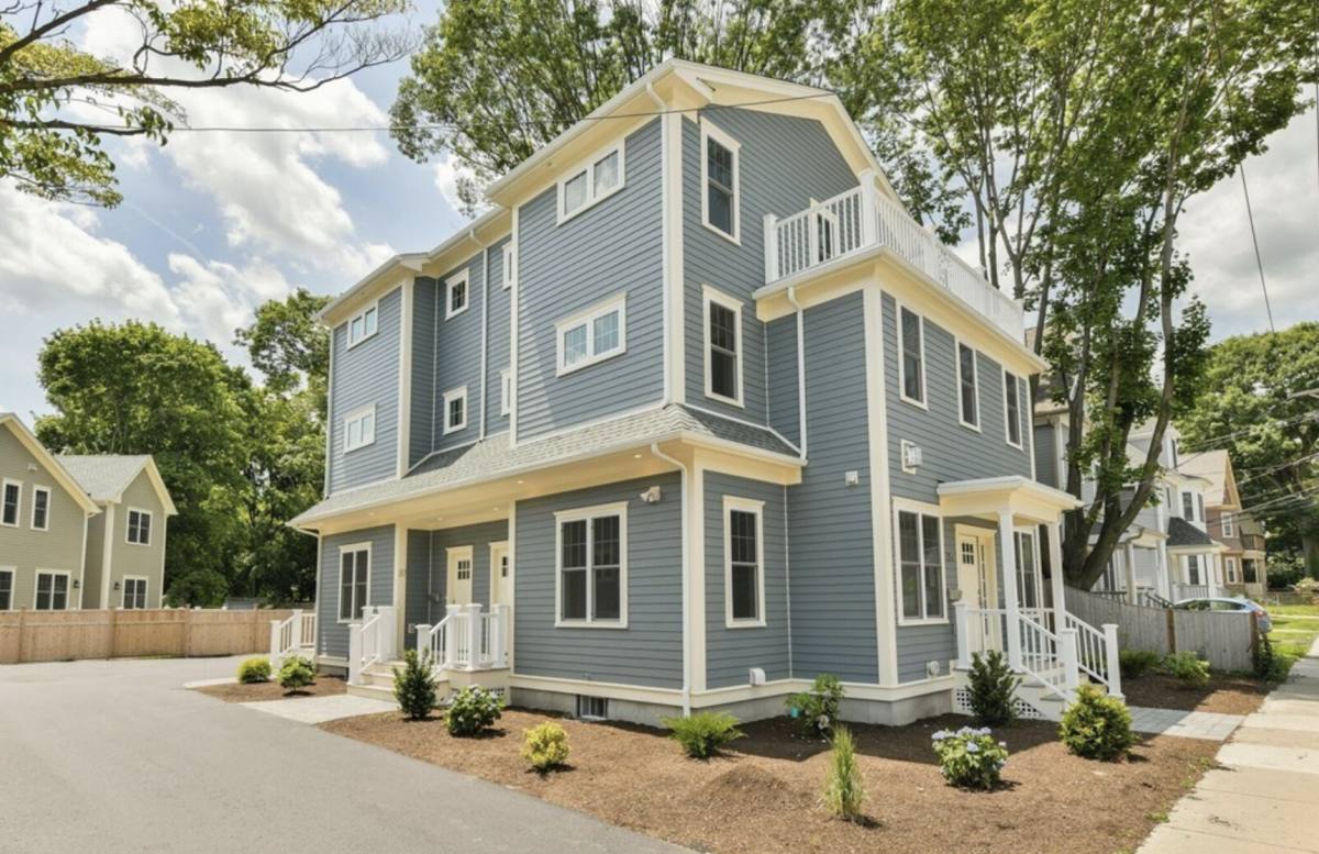 Townhouse for rent at 37 Neponset Ave, Roslindale, MA 02131