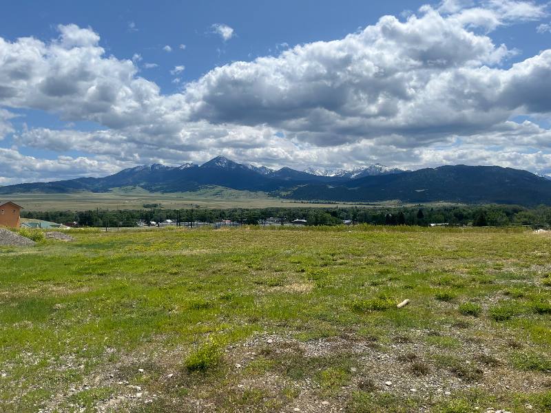 Apartment for rent at 1201 Q W Montana St #2, Livingston, MT 59047
