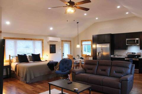 House for rent at 1716 Pleasant Grove Church Rd #LOFT, Hendersonville, NC 28739