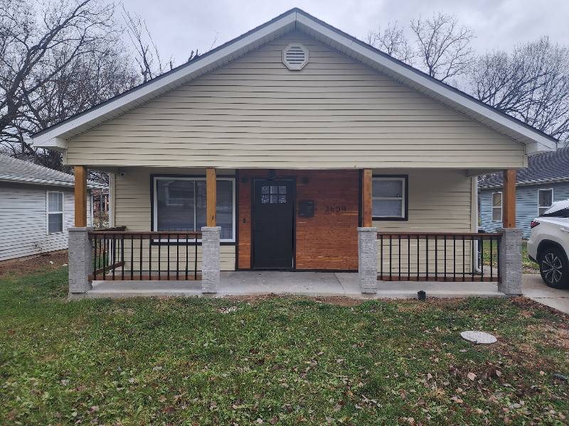 House for rent at 3609 Wayne Ave, Kansas City, MO 64109