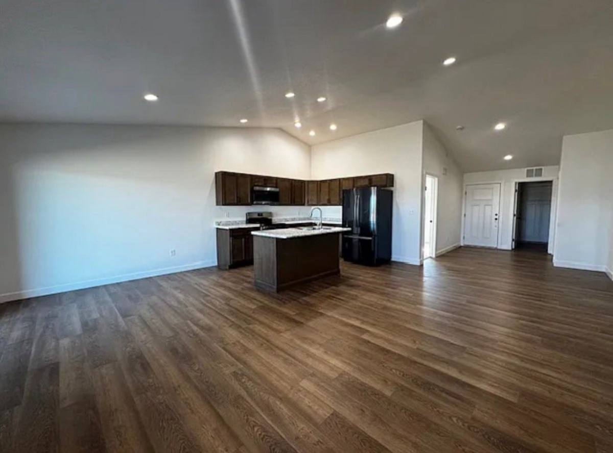 Apartment for rent at 719 S Bellflower Dr, Pueblo, CO 81007